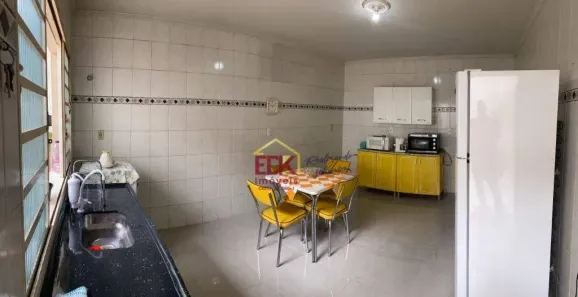 Sobrado com 3 Quartos à venda, 226m² no Parque Senhor do Bonfim, Taubaté