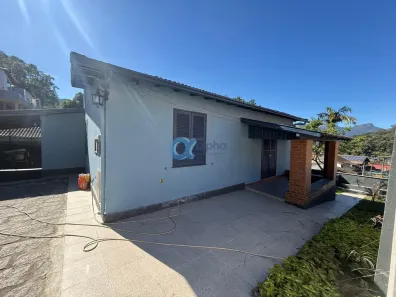 Casa com 3 Quartos para alugar, 80m² no Mosela, Petrópolis