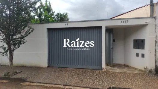 Casa com 2 Quartos à venda, 180m² no Jardim Ipanema, Uberlândia