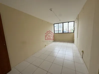 Sala Comercial para alugar, 140m² no Imbetiba, Macaé