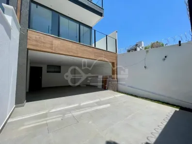 Casa com 3 Quartos à venda, 236m² no Planalto, Belo Horizonte