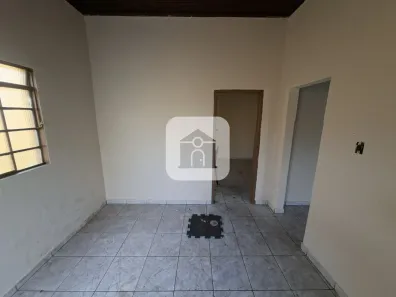 Casa com 2 Quartos para alugar, 60m² no Martins, Uberlândia