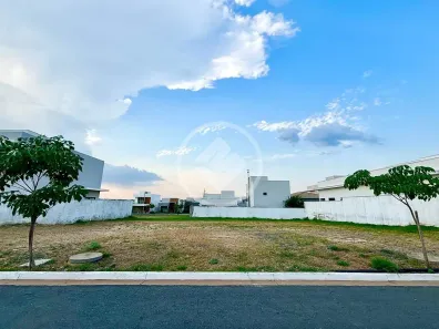Lote/Terreno à venda, 250m² no Condomínio Primor das Torres, Cuiabá