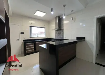 Casa com 3 Quartos para alugar, 177m² no Parque das Nações, Americana