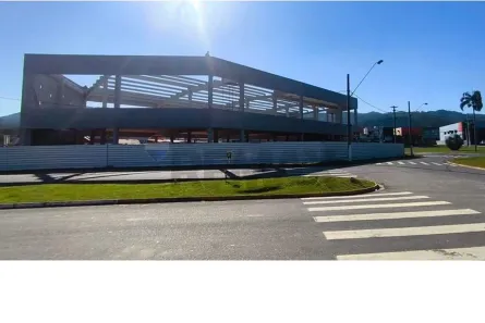 Ponto Comercial para alugar, 2600m² no Fazenda Rodeio, Mogi das Cruzes