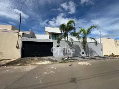 Casa com 3 Quartos para alugar, 200m² no Residencial Vale do Sol, Anápolis
