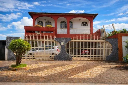 Sobrado com 4 Quartos à venda, 350m² no Taguatinga Norte, Brasília