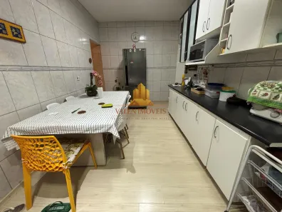 Casa de Condomínio com 2 Quartos à venda, 70m² no Vila Martinez, Jacareí