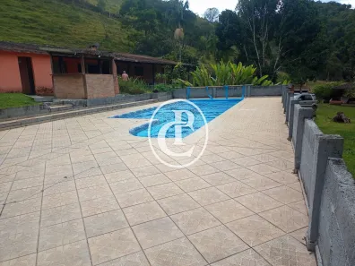 Fazenda/Sítio com 3 Quartos à venda, 300m² no Centro, Paraibuna