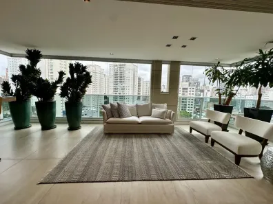 Apartamento com 3 Quartos para alugar, 234m² no Vila Nova Conceição, São Paulo