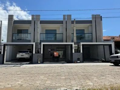 Sobrado com 3 Quartos à venda, 124m² no Itacolomi, Balneário Piçarras