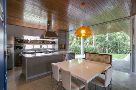 Casa de Condomínio com 3 Quartos à venda, 305m² no Butiatuvinha, Curitiba