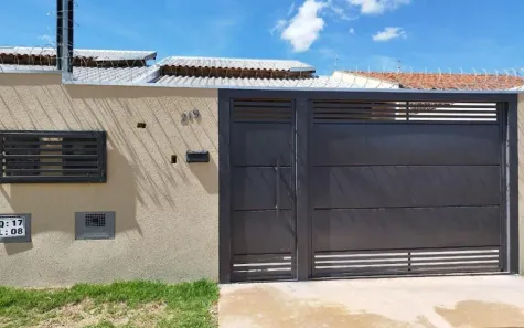 Casa com 2 Quartos para alugar, 93m² no Vila Progresso, Campo Grande