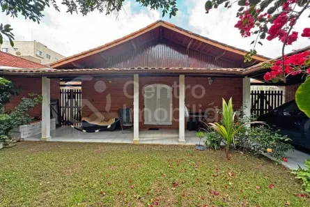 Casa com 3 Quartos à venda, 180m² no Jardim Ribamar, Peruíbe