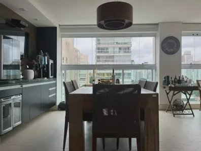 Apartamento com 3 Quartos para venda ou aluguel, 210m² no Vila Olímpia, São Paulo