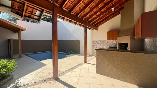 Casa com 3 Quartos para alugar, 290m² no Maringá, Londrina