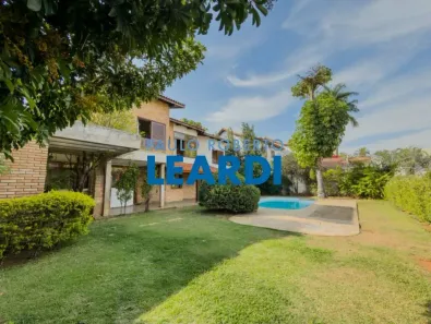 Casa de Condomínio com 3 Quartos à venda, 450m² no Alphaville, Santana de Parnaíba