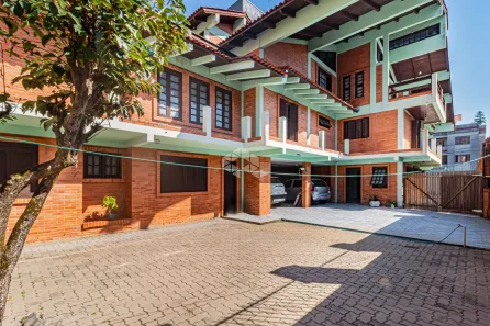Casa com 4 Quartos à venda, 574m² no Jardim Itu, Porto Alegre