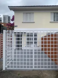 Casa com 2 Quartos para alugar, 68m² no Jardim das Palmas, São Paulo