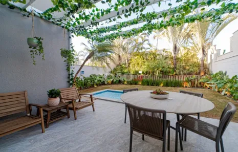 Casa de Condomínio com 4 Quartos à venda, 150m² no Jardins Berlim, Senador Canedo