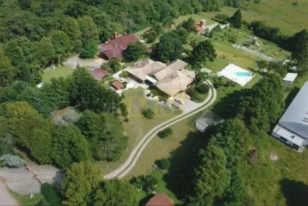 Imóvel Comercial com 3 Quartos à venda, 1122m² no Jardim Karla, Pinhais