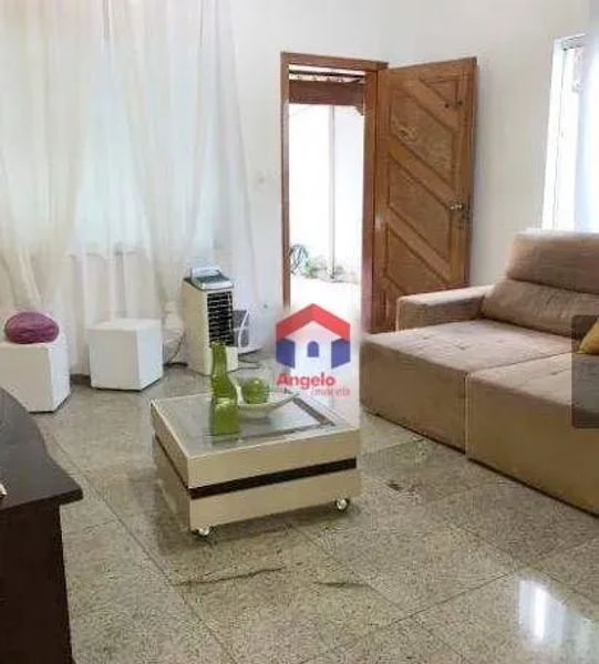 Casa com 4 quartos — Santa Mônica, Belo Horizonte