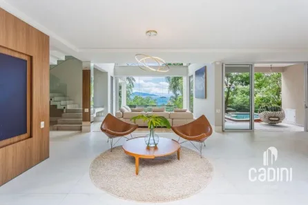 Casa com 4 Quartos à venda, 524m² no Praia do Estaleiro, Balneário Camboriú