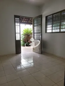 Casa com 3 Quartos à venda, 180m² no Santa Mônica, Uberlândia