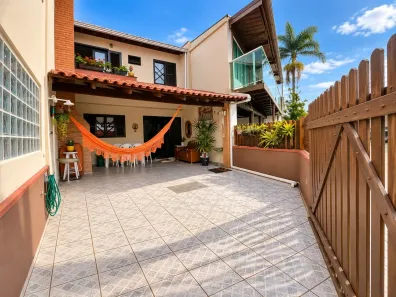 Sobrado com 3 Quartos à venda, 73m² no Itapema do Norte, Itapoá