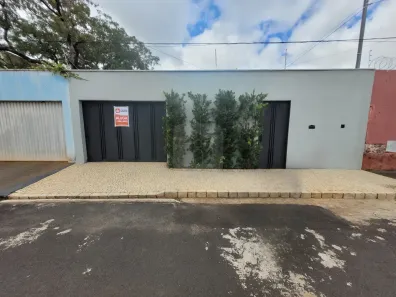 Casa com 3 Quartos para alugar, 180m² no Jardim Karaíba, Uberlândia