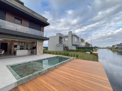 Casa de Condomínio com 4 Quartos à venda, 217m² no XANGRI-LÁ, Xangri-lá