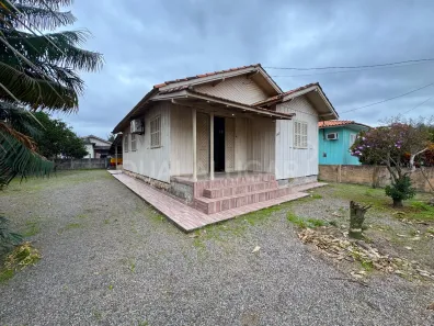 Casa com 3 Quartos para alugar, 77m² no Santo Antônio de Pádua, Tubarão