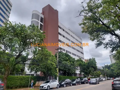 Sala Comercial para alugar, 941m² no Parque Industrial Tomas Edson, São Paulo