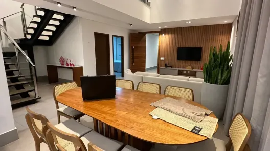 Sobrado com 4 Quartos para alugar, 300m² no Jardins Bolonha, Senador Canedo