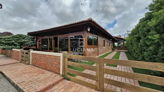 Casa de Condomínio com 4 Quartos à venda, 196m² no Alpes Suiços, Gravatá