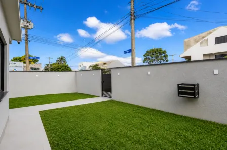 Sobrado com 3 Quartos à venda, 136m² no Capão Raso, Curitiba