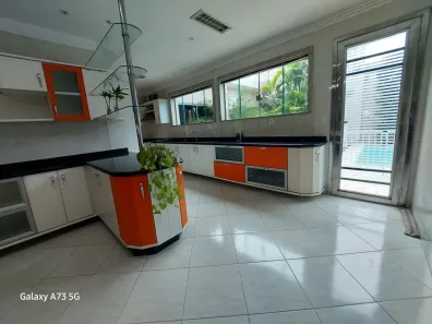 Casa de Condomínio com 4 Quartos para alugar, 654m² no Adrianópolis, Manaus