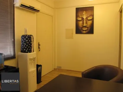 Sala Comercial à venda, 44m² no Menino Deus, Porto Alegre