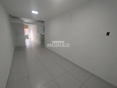 Ponto Comercial para alugar, 41m² no Santa Mônica, Uberlândia