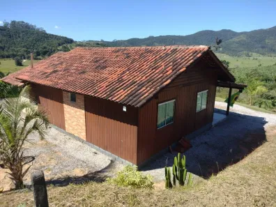 Fazenda/Sítio com 2 Quartos para alugar, 80m² no Prado de Baixo, Biguaçu