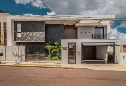 Sobrado com 3 Quartos à venda, 221m² no Neva, Cascavel