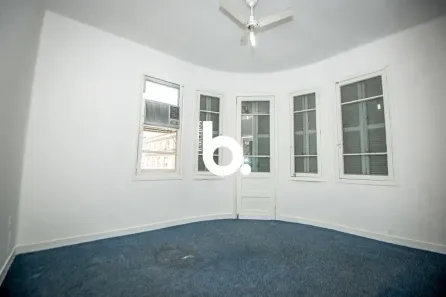 Sala Comercial para alugar, 140m² no Centro Histórico, Porto Alegre