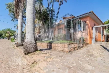 Casa com 4 Quartos à venda, 198m² no Três Figueiras, Porto Alegre
