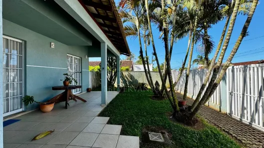 Sobrado com 4 Quartos à venda, 274m² no Brejatuba, Guaratuba