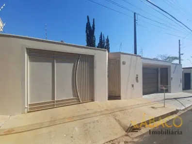 Casa com 3 Quartos à venda, 160m² no Jardim Acapulco, São Carlos