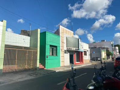 Casa com 3 Quartos à venda, 147m² no Centro, Juazeiro do Norte