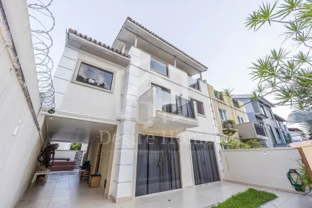 Casa de Condomínio com 5 Quartos à venda, 280m² no Barra da Tijuca, Rio de Janeiro