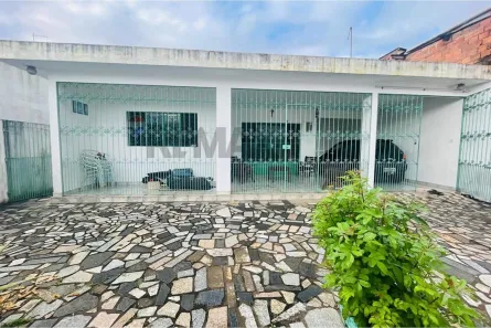 Casa com 3 Quartos à venda, 540m² no Santa Lúcia, Maceió