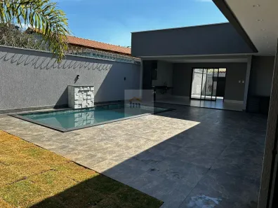 Casa com 3 Quartos à venda, 210m² no Jardim Balneário Meia Ponte, Goiânia