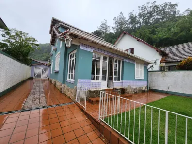 Casa com 4 Quartos à venda, 166m² no Centro, Petrópolis